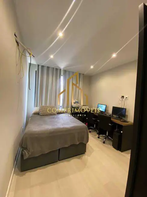 Foto 8 de Casa com 3 quartos à venda, 380m2 em Rio De Janeiro - RJ