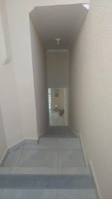 Sobrado com 3 quartos à venda, 150m2 em Jardim Varan, Suzano - SP - imagem 4 Foto 4 de Sobrado com 3 quartos à venda, 150m2 em Jardim Varan, Suzano - SP