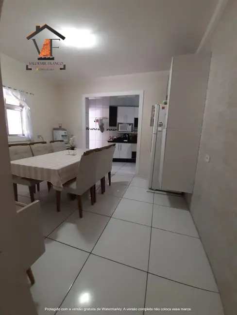Sobrado com 3 quartos à venda, 250m2 em Jardim Cruzeiro, Maua - SP - imagem 7 Foto 7 de Sobrado com 3 quartos à venda, 250m2 em Jardim Cruzeiro, Maua - SP