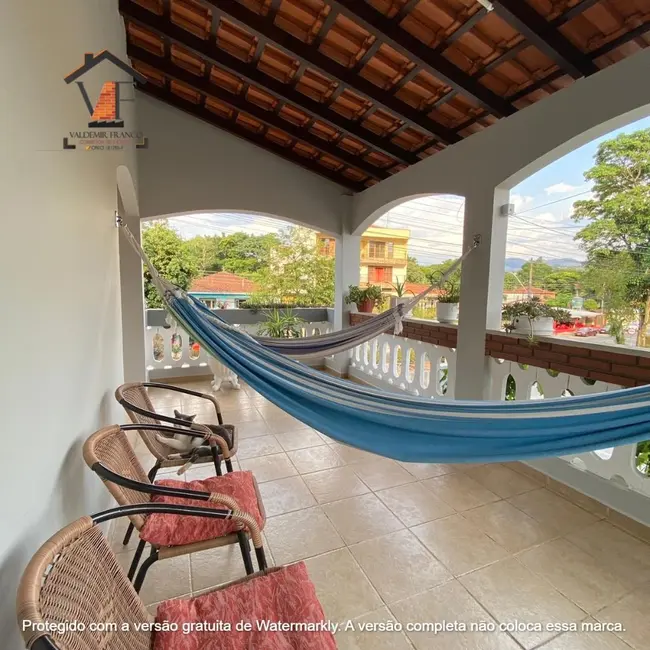 Foto 8 de Casa com 4 quartos à venda, 255m2 em Socorro - SP