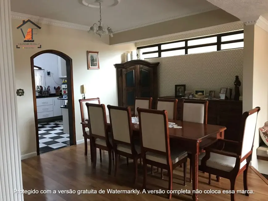 Sobrado com 4 quartos à venda, 250m2 em Vila Nossa Senhora das Vitórias, Maua - SP - imagem 6 Foto 6 de Sobrado com 4 quartos à venda, 250m2 em Vila Nossa Senhora das Vitórias, Maua - SP