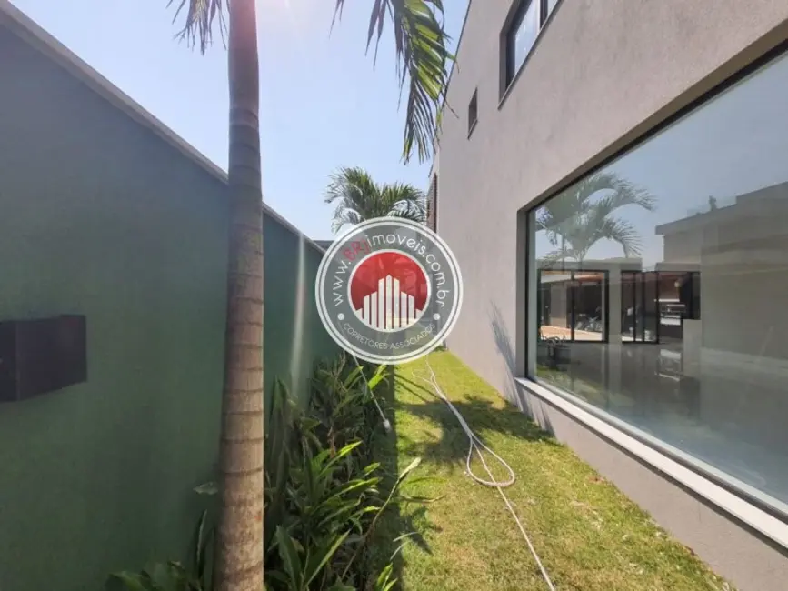 Casa com 5 quartos à venda, 623m2 em Barra da Tijuca, Rio De Janeiro - RJ - imagem 8 Foto 8 de Casa com 5 quartos à venda, 623m2 em Barra da Tijuca, Rio De Janeiro - RJ