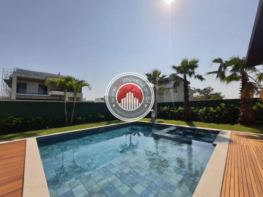 Casa com 5 quartos à venda, 623m2 em Barra da Tijuca, Rio De Janeiro - RJ - imagem 9 Foto 9 de Casa com 5 quartos à venda, 623m2 em Barra da Tijuca, Rio De Janeiro - RJ