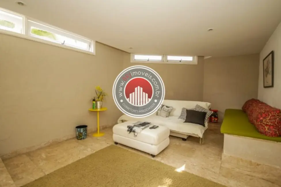 Casa com 4 quartos à venda, 750m2 em Barra da Tijuca, Rio De Janeiro - RJ - imagem 5 Foto 5 de Casa com 4 quartos à venda, 750m2 em Barra da Tijuca, Rio De Janeiro - RJ