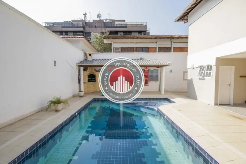 Casa com 4 quartos à venda, 750m2 em Barra da Tijuca, Rio De Janeiro - RJ - imagem 2 Foto 2 de Casa com 4 quartos à venda, 750m2 em Barra da Tijuca, Rio De Janeiro - RJ