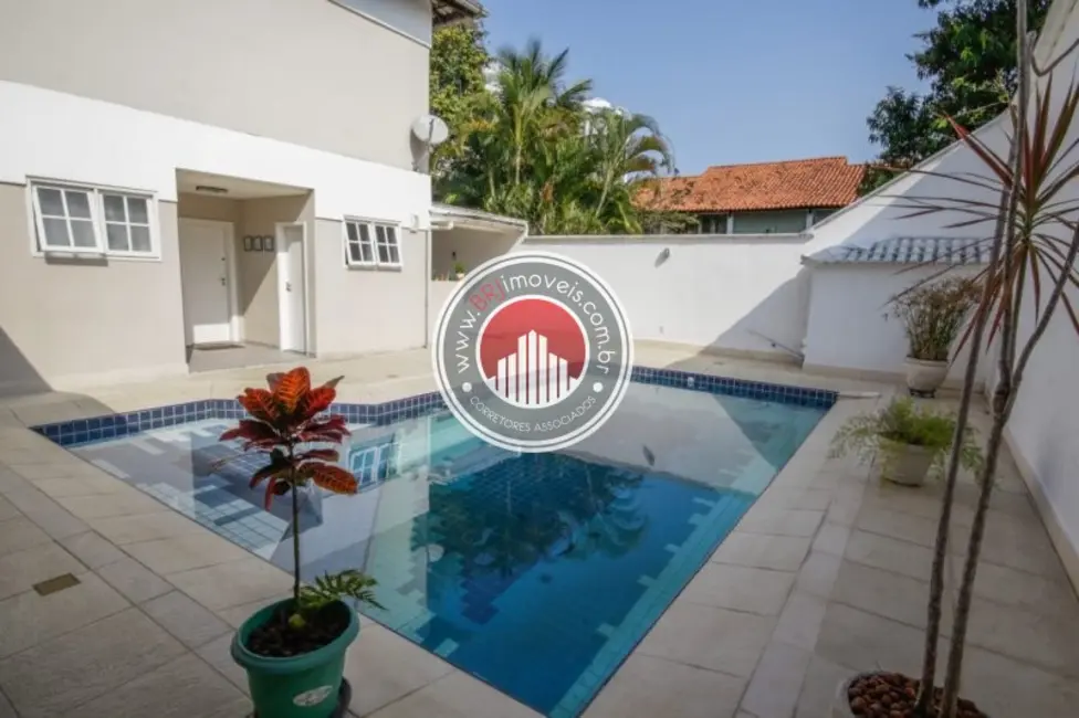 Casa com 4 quartos à venda, 750m2 em Barra da Tijuca, Rio De Janeiro - RJ - imagem 3 Foto 3 de Casa com 4 quartos à venda, 750m2 em Barra da Tijuca, Rio De Janeiro - RJ
