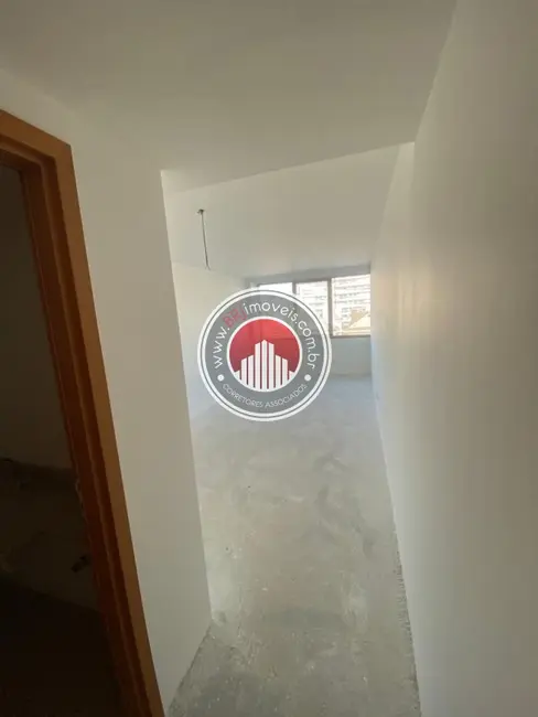 Sala Comercial à venda, 24m2 em Recreio dos Bandeirantes, Rio De Janeiro - RJ - imagem 3 Foto 3 de Sala Comercial à venda, 24m2 em Recreio dos Bandeirantes, Rio De Janeiro - RJ