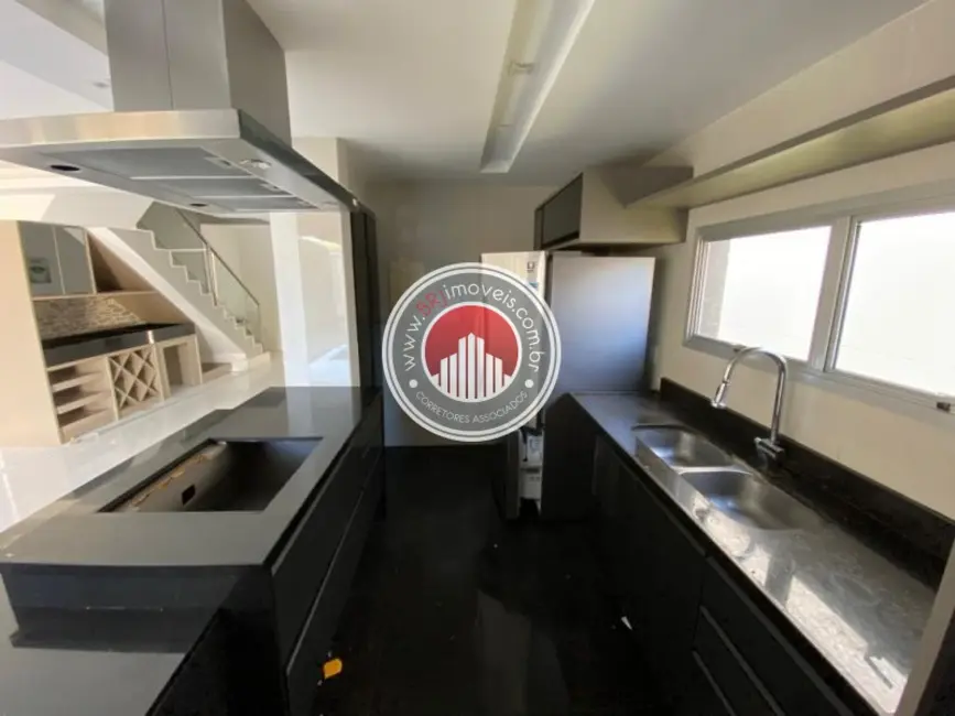 Casa com 3 quartos à venda, 268m2 em Recreio dos Bandeirantes, Rio De Janeiro - RJ - imagem 8 Foto 8 de Casa com 3 quartos à venda, 268m2 em Recreio dos Bandeirantes, Rio De Janeiro - RJ