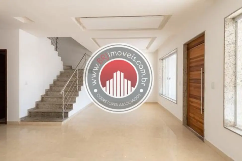 Casa com 5 quartos à venda, 380m2 em Recreio dos Bandeirantes, Rio De Janeiro - RJ - imagem 3 Foto 3 de Casa com 5 quartos à venda, 380m2 em Recreio dos Bandeirantes, Rio De Janeiro - RJ