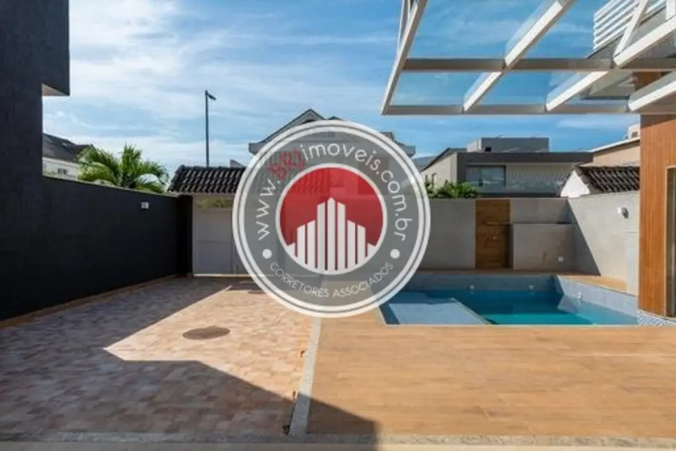 Casa com 5 quartos à venda, 380m2 em Recreio dos Bandeirantes, Rio De Janeiro - RJ - imagem 2 Foto 2 de Casa com 5 quartos à venda, 380m2 em Recreio dos Bandeirantes, Rio De Janeiro - RJ