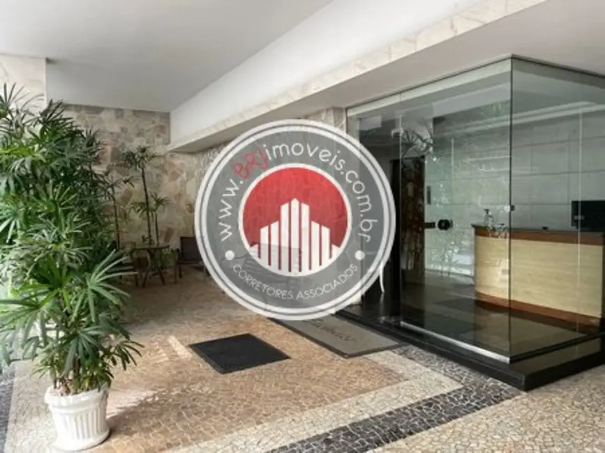 Apartamento com 4 quartos à venda, 222m2 em Copacabana, Rio De Janeiro - RJ - imagem 4 Foto 4 de Apartamento com 4 quartos à venda, 222m2 em Copacabana, Rio De Janeiro - RJ