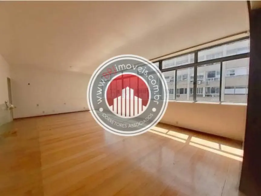 Apartamento com 4 quartos à venda, 222m2 em Copacabana, Rio De Janeiro - RJ - imagem 5 Foto 5 de Apartamento com 4 quartos à venda, 222m2 em Copacabana, Rio De Janeiro - RJ