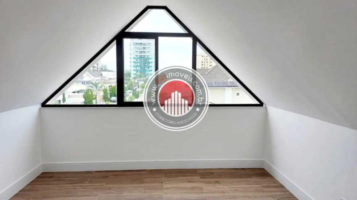 Foto 2 de Casa com 4 quartos à venda, 310m2 em Recreio dos Bandeirantes, Rio De Janeiro - RJ