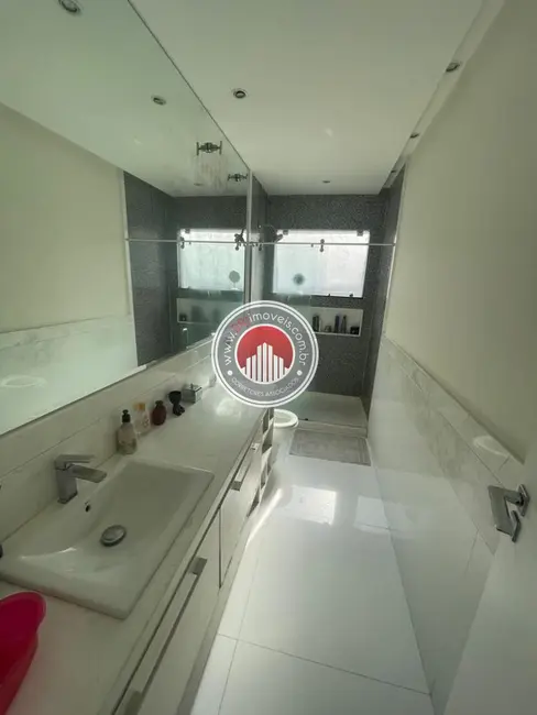 Casa com 6 quartos à venda, 1250m2 em Anil, Rio De Janeiro - RJ - imagem 8 Foto 8 de Casa com 6 quartos à venda, 1250m2 em Anil, Rio De Janeiro - RJ