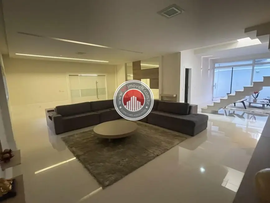 Casa com 6 quartos à venda, 1250m2 em Anil, Rio De Janeiro - RJ - imagem 3 Foto 3 de Casa com 6 quartos à venda, 1250m2 em Anil, Rio De Janeiro - RJ