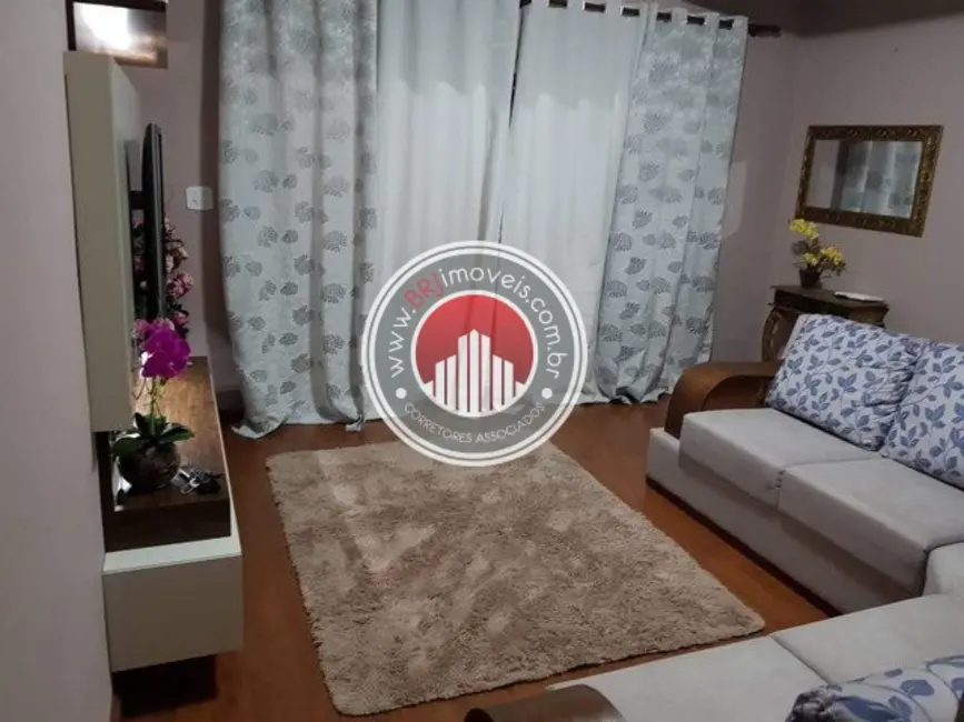 Casa com 2 quartos à venda, 200m2 em Realengo, Rio De Janeiro - RJ - imagem 8 Foto 8 de Casa com 2 quartos à venda, 200m2 em Realengo, Rio De Janeiro - RJ