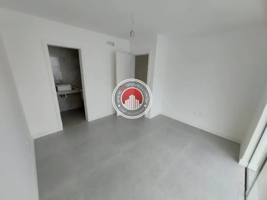 Casa com 5 quartos à venda, 350m2 em Recreio dos Bandeirantes, Rio De Janeiro - RJ - imagem 9 Foto 9 de Casa com 5 quartos à venda, 350m2 em Recreio dos Bandeirantes, Rio De Janeiro - RJ