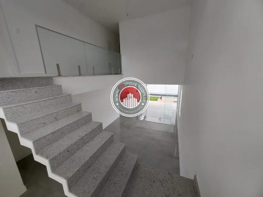 Casa com 5 quartos à venda, 350m2 em Recreio dos Bandeirantes, Rio De Janeiro - RJ - imagem 4 Foto 4 de Casa com 5 quartos à venda, 350m2 em Recreio dos Bandeirantes, Rio De Janeiro - RJ