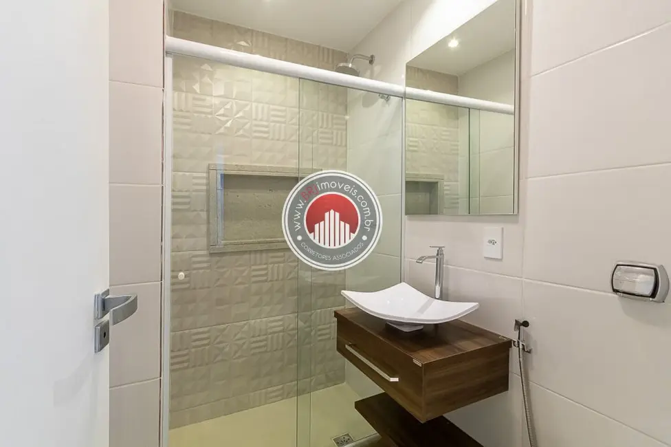 Foto 2 de Apartamento com 2 quartos à venda, 80m2 em Copacabana, Rio De Janeiro - RJ