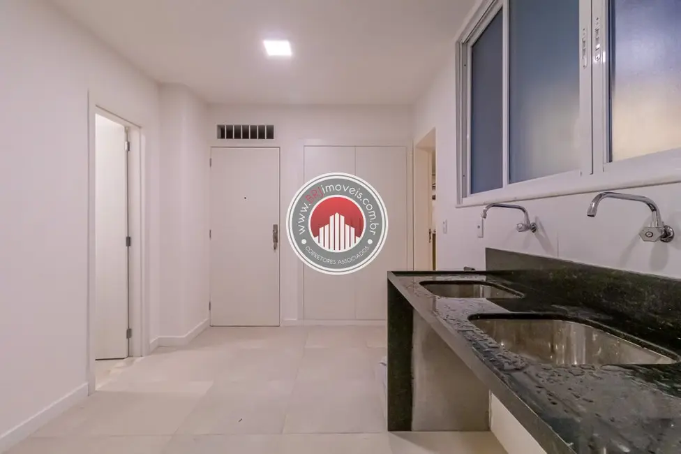 Foto 4 de Apartamento com 4 quartos à venda, 330m2 em Copacabana, Rio De Janeiro - RJ