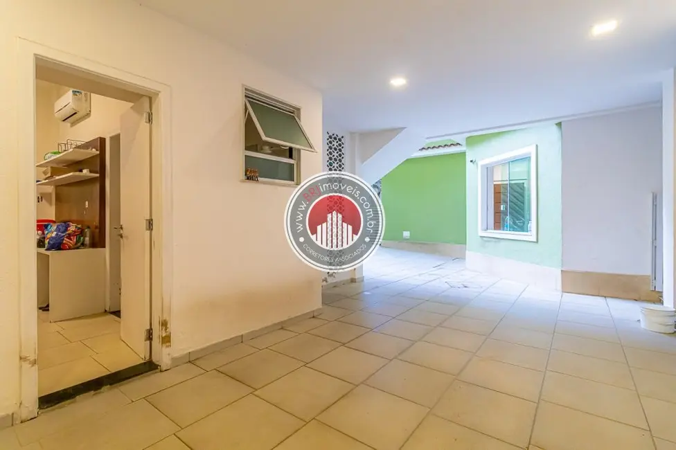 Casa com 4 quartos à venda, 595m2 em Humaitá, Rio De Janeiro - RJ - imagem 4 Foto 4 de Casa com 4 quartos à venda, 595m2 em Humaitá, Rio De Janeiro - RJ