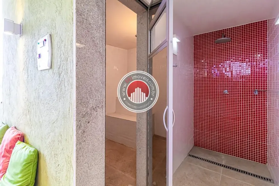 Casa com 4 quartos à venda, 595m2 em Humaitá, Rio De Janeiro - RJ - imagem 6 Foto 6 de Casa com 4 quartos à venda, 595m2 em Humaitá, Rio De Janeiro - RJ