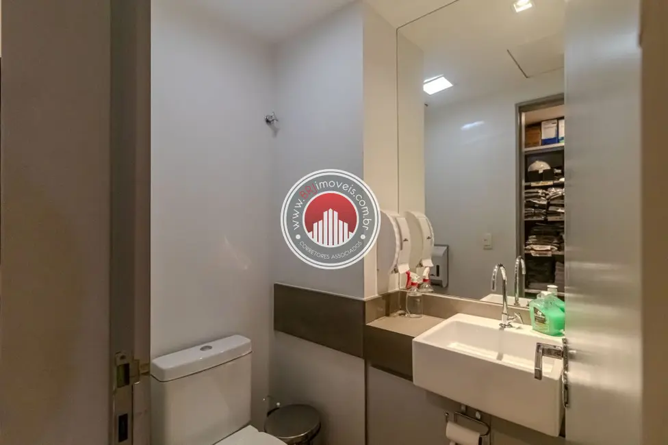 Sala Comercial à venda, 46m2 em Rio De Janeiro - RJ - imagem 2 Foto 2 de Sala Comercial à venda, 46m2 em Rio De Janeiro - RJ