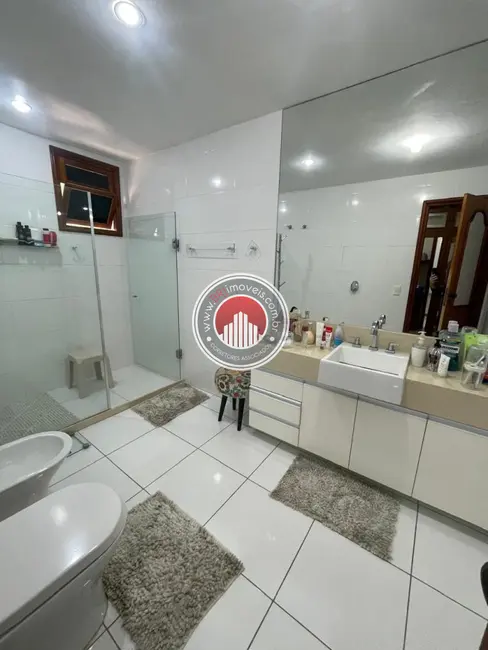Foto 4 de Casa com 6 quartos para alugar, 450m2 em Centro, Nova Iguacu - RJ