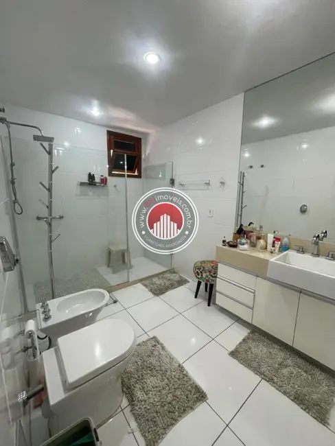 Foto 2 de Casa com 6 quartos para alugar, 450m2 em Centro, Nova Iguacu - RJ