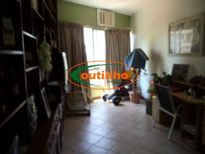 Apartamento com 4 quartos à venda, 160m2 em Tijuca, Rio De Janeiro - RJ - imagem 4 Foto 4 de Apartamento com 4 quartos à venda, 160m2 em Tijuca, Rio De Janeiro - RJ