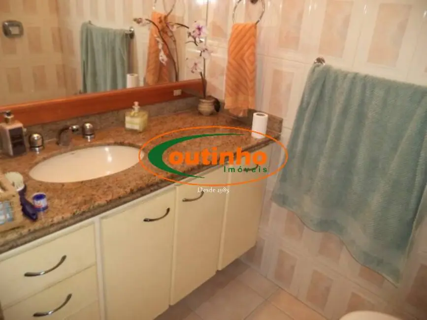 Apartamento com 4 quartos à venda, 160m2 em Tijuca, Rio De Janeiro - RJ - imagem 5 Foto 5 de Apartamento com 4 quartos à venda, 160m2 em Tijuca, Rio De Janeiro - RJ