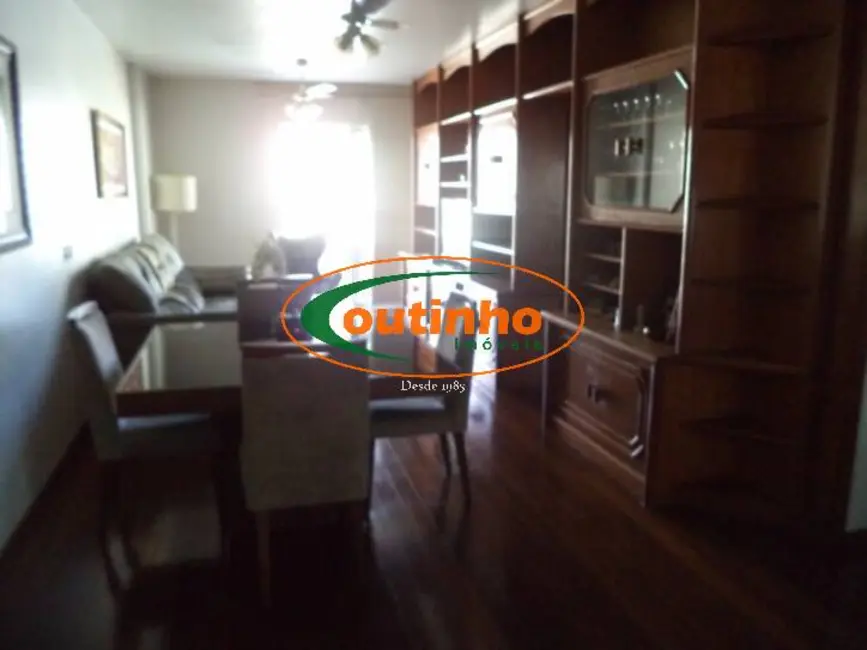 Apartamento com 2 quartos à venda, 205m2 em Tijuca, Rio De Janeiro - RJ - imagem 2 Foto 2 de Apartamento com 2 quartos à venda, 205m2 em Tijuca, Rio De Janeiro - RJ