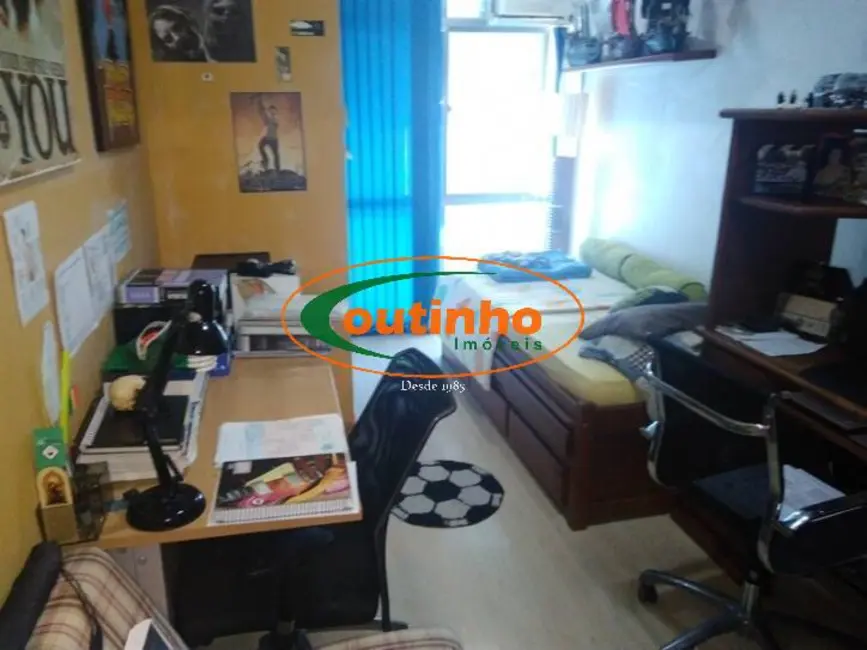 Apartamento com 3 quartos à venda, 160m2 em Tijuca, Rio De Janeiro - RJ - imagem 6 Foto 6 de Apartamento com 3 quartos à venda, 160m2 em Tijuca, Rio De Janeiro - RJ