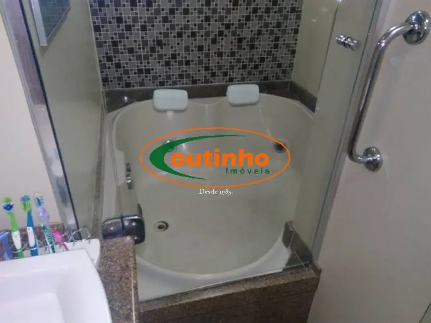 Apartamento com 3 quartos à venda, 160m2 em Tijuca, Rio De Janeiro - RJ - imagem 9 Foto 9 de Apartamento com 3 quartos à venda, 160m2 em Tijuca, Rio De Janeiro - RJ