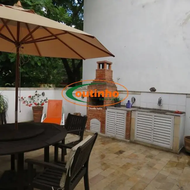 Foto 2 de Casa com 5 quartos à venda, 275m2 em Grajaú, Rio De Janeiro - RJ