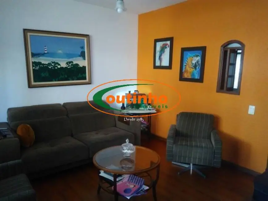 Casa com 4 quartos à venda, 250m2 em Vila Isabel, Rio De Janeiro - RJ - imagem 3 Foto 3 de Casa com 4 quartos à venda, 250m2 em Vila Isabel, Rio De Janeiro - RJ