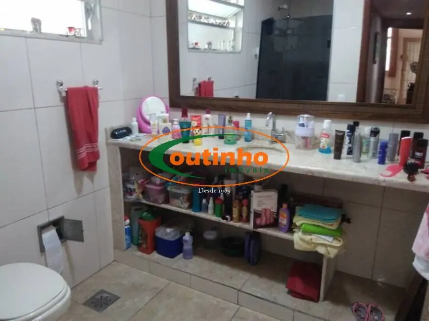 Casa com 4 quartos à venda, 250m2 em Vila Isabel, Rio De Janeiro - RJ - imagem 8 Foto 8 de Casa com 4 quartos à venda, 250m2 em Vila Isabel, Rio De Janeiro - RJ