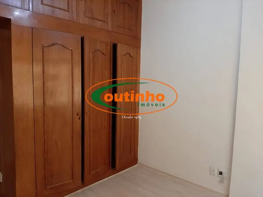 Apartamento com 3 quartos à venda, 87m2 em Tijuca, Rio De Janeiro - RJ - imagem 8 Foto 8 de Apartamento com 3 quartos à venda, 87m2 em Tijuca, Rio De Janeiro - RJ