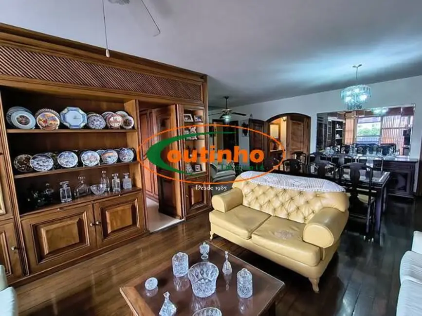 Apartamento com 4 quartos à venda, 153m2 em Tijuca, Rio De Janeiro - RJ - imagem 4 Foto 4 de Apartamento com 4 quartos à venda, 153m2 em Tijuca, Rio De Janeiro - RJ