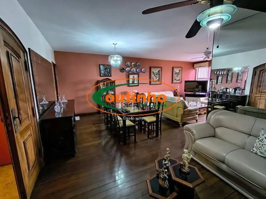 Apartamento com 4 quartos à venda, 153m2 em Tijuca, Rio De Janeiro - RJ - imagem 2 Foto 2 de Apartamento com 4 quartos à venda, 153m2 em Tijuca, Rio De Janeiro - RJ