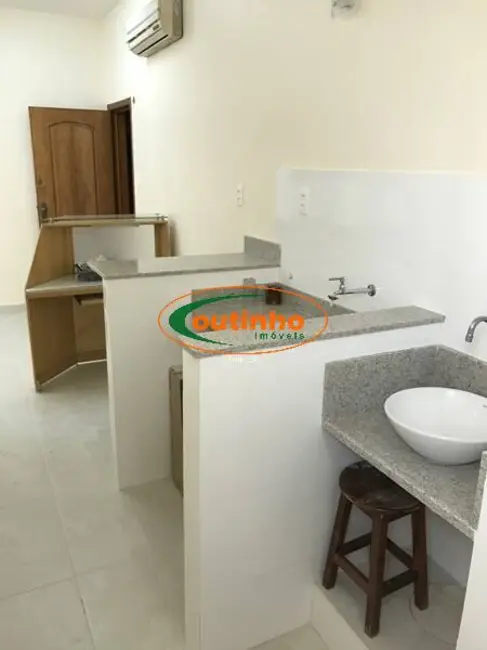 Sala Comercial à venda, 43m2 em Centro, Rio De Janeiro - RJ - imagem 6 Foto 6 de Sala Comercial à venda, 43m2 em Centro, Rio De Janeiro - RJ
