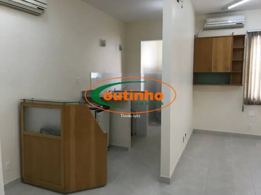 Sala Comercial à venda, 43m2 em Centro, Rio De Janeiro - RJ - imagem 3 Foto 3 de Sala Comercial à venda, 43m2 em Centro, Rio De Janeiro - RJ