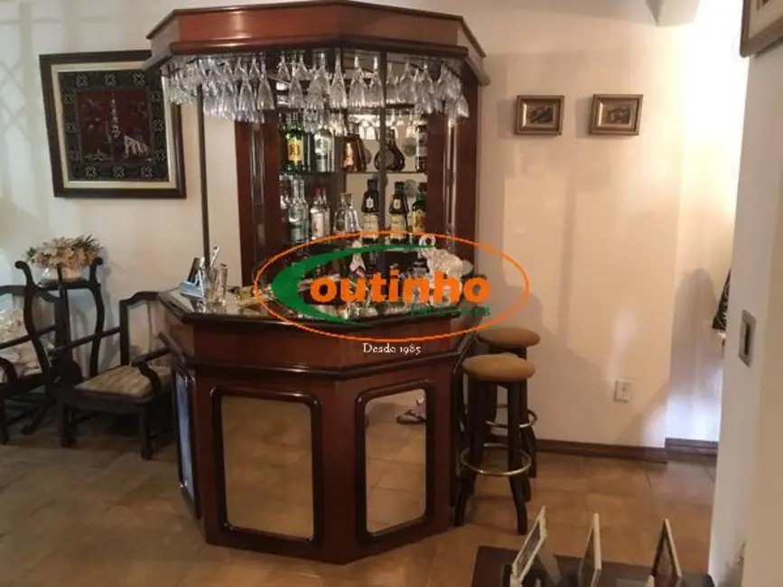 Cobertura com 4 quartos à venda, 200m2 em Tijuca, Rio De Janeiro - RJ - imagem 3 Foto 3 de Cobertura com 4 quartos à venda, 200m2 em Tijuca, Rio De Janeiro - RJ