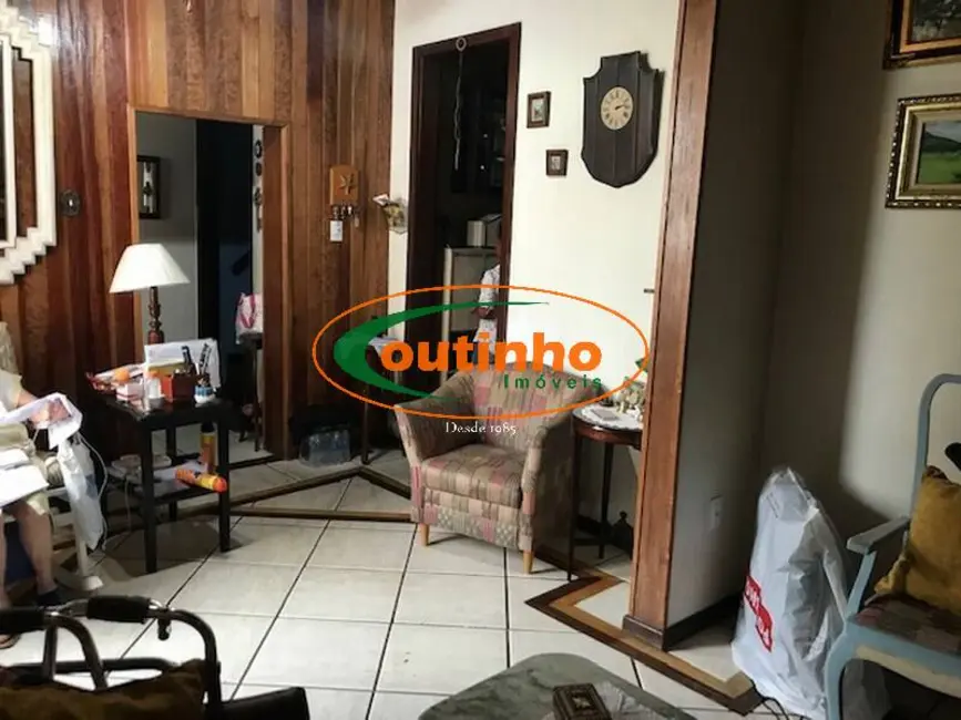Casa com 4 quartos à venda, 201m2 em Tijuca, Rio De Janeiro - RJ - imagem 5 Foto 5 de Casa com 4 quartos à venda, 201m2 em Tijuca, Rio De Janeiro - RJ