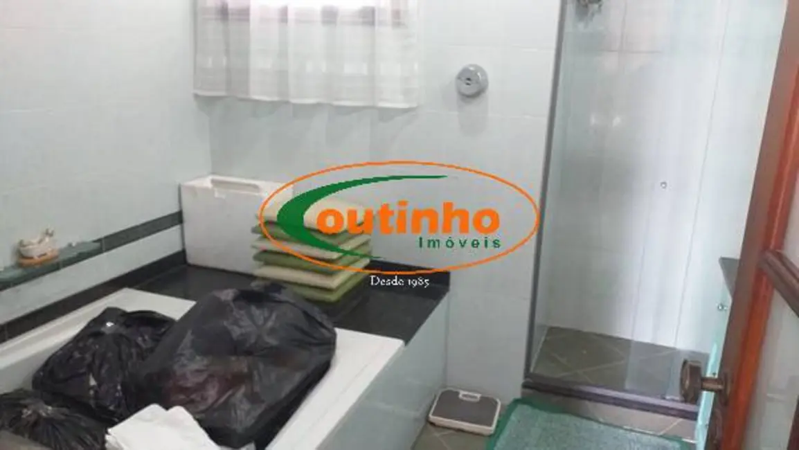 Apartamento com 4 quartos à venda, 156m2 em Tijuca, Rio De Janeiro - RJ - imagem 8 Foto 8 de Apartamento com 4 quartos à venda, 156m2 em Tijuca, Rio De Janeiro - RJ