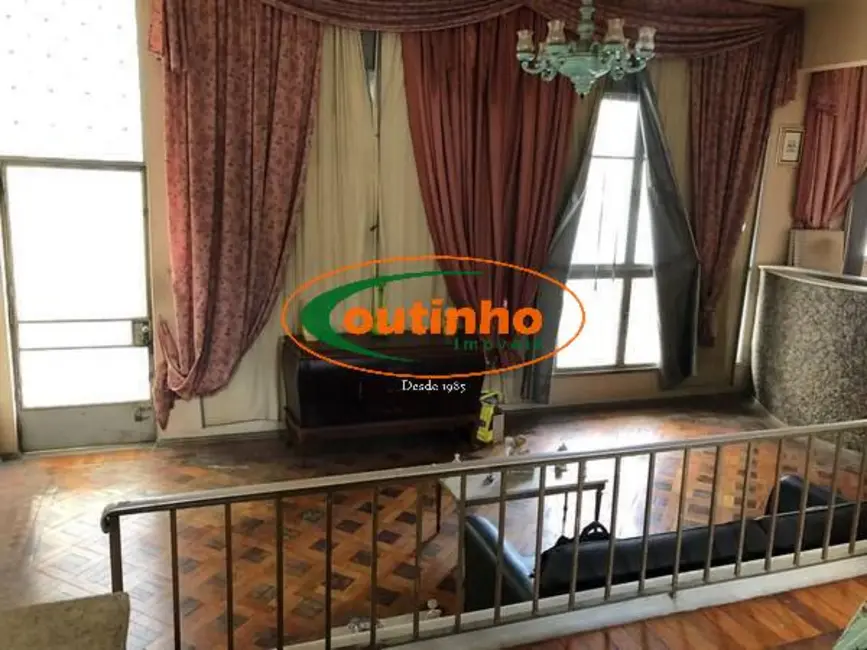 Casa com 6 quartos à venda, 367m2 em Tijuca, Rio De Janeiro - RJ - imagem 3 Foto 3 de Casa com 6 quartos à venda, 367m2 em Tijuca, Rio De Janeiro - RJ