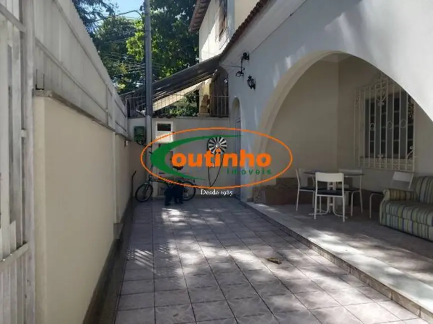 Foto 1 de Casa com 6 quartos à venda, 356m2 em Grajaú, Rio De Janeiro - RJ