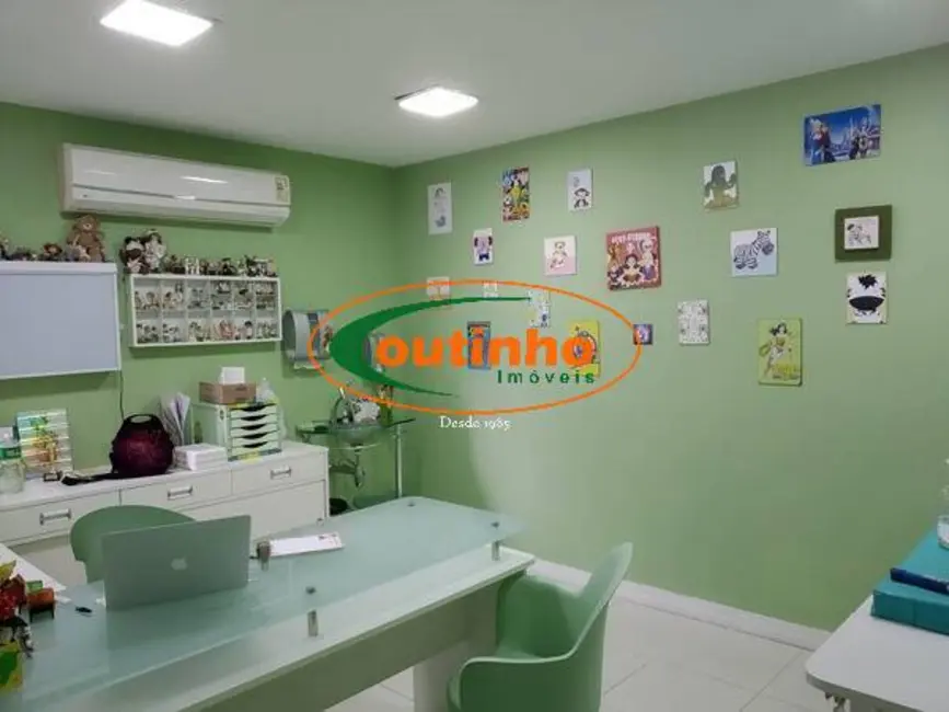 Foto 2 de Casa com 6 quartos à venda, 170m2 em Vila Isabel, Rio De Janeiro - RJ