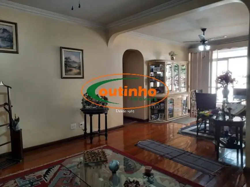 Apartamento com 3 quartos à venda, 126m2 em Tijuca, Rio De Janeiro - RJ - imagem 3 Foto 3 de Apartamento com 3 quartos à venda, 126m2 em Tijuca, Rio De Janeiro - RJ