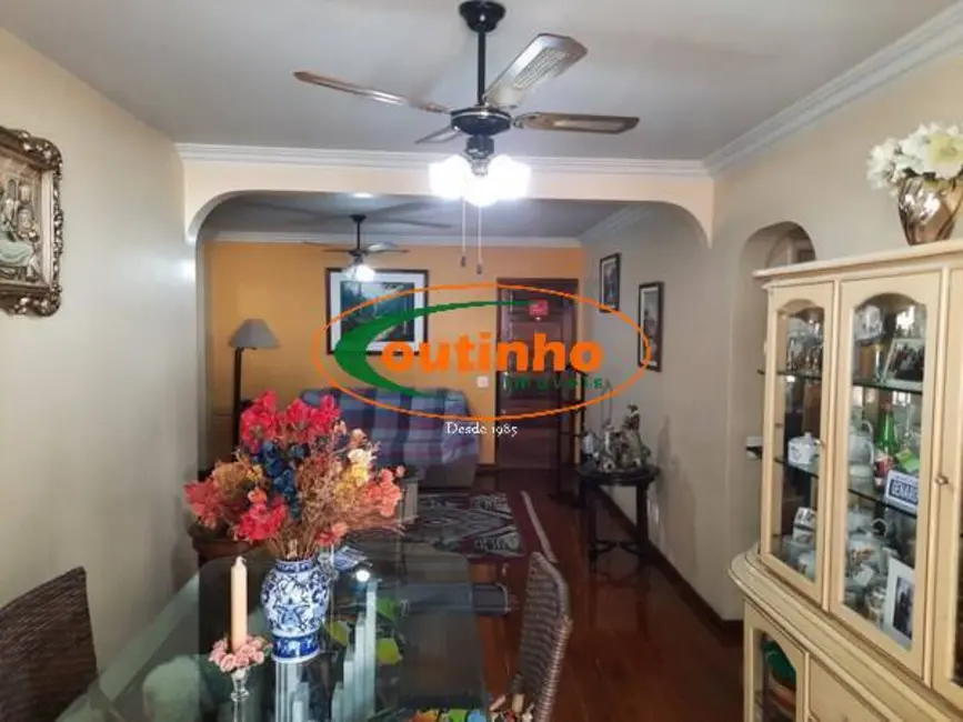 Apartamento com 3 quartos à venda, 126m2 em Tijuca, Rio De Janeiro - RJ - imagem 5 Foto 5 de Apartamento com 3 quartos à venda, 126m2 em Tijuca, Rio De Janeiro - RJ